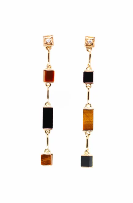 Louisette: Boucles d'oreilles pendantes plaqué or Oeil de tigre et Onyx noir Lambertine